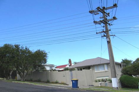 Photo of property in 2/2 Inglis Street, Birkenhead, Auckland, 0626