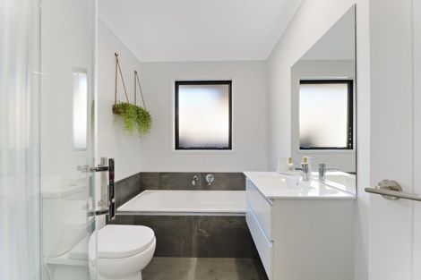 Photo of property in 29 Pakanga Grove, Pyes Pa, Tauranga, 3112