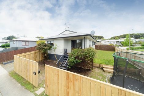 Photo of property in 17 Dahlstrom Grove, Kelvin Grove, Palmerston North, 4414