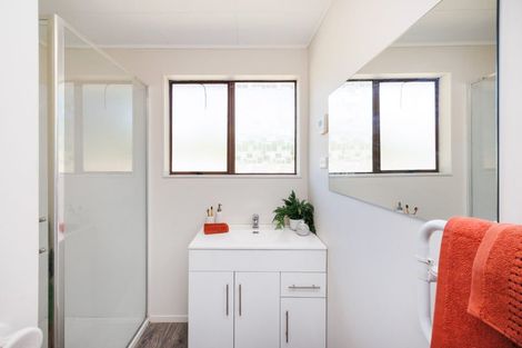 Photo of property in 3 Escort Grove, Awapuni, Palmerston North, 4412