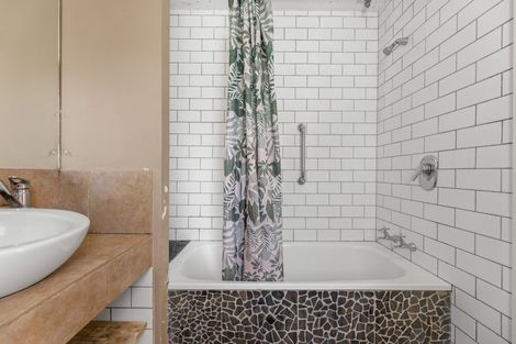 Photo of property in 36 Olliviers Road, Phillipstown, Christchurch, 8011