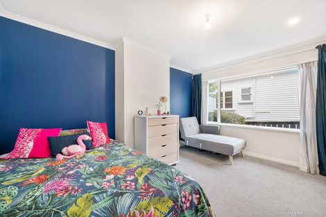 Photo of property in 8 Nicholson Road, Khandallah, Wellington, 6035