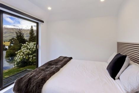 Photo of property in 24 Williams Street, Sunshine Bay, Queenstown, 9300