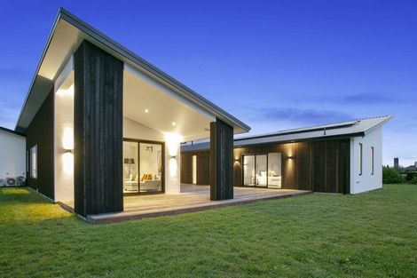 Photo of property in 4 Alan Livingston Drive, Cambridge, 3434