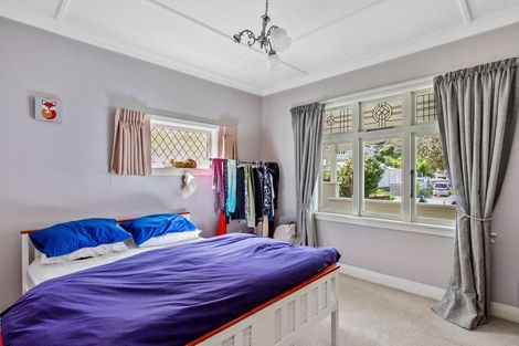 Photo of property in 98 The Parade, Island Bay, Wellington, 6023