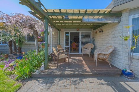 Photo of property in 36 Hyatt Grove, Greenmeadows, Napier, 4112