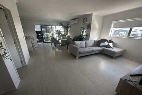 Photo of property in 18 Nganui Avenue, Takanini, 2112