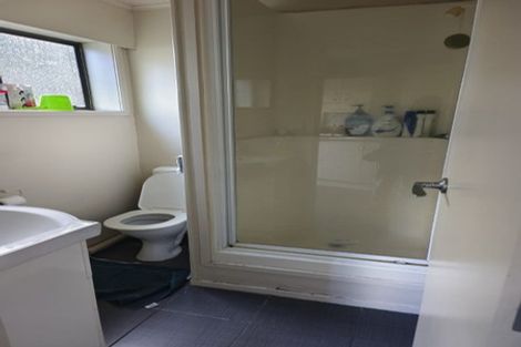 Photo of property in 1/3 Sunset Road, Totara Vale, Auckland, 0632