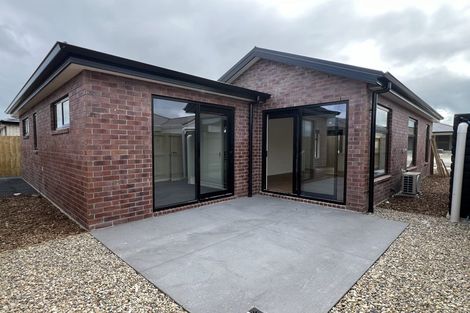 Photo of property in 24 Waruhia Crescent, Rototuna North, 3281