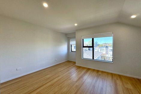 Photo of property in 523f Pakuranga Road, Howick, Auckland, 2010