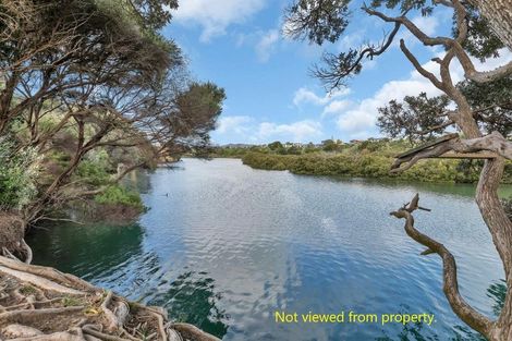 Photo of property in 18 Ocean View Rise, Ruakaka, 0116