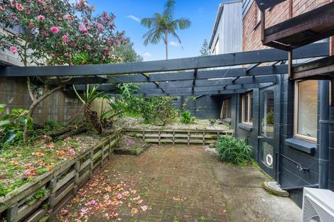 Photo of property in 2/3 Omana Road, Milford, Auckland, 0620