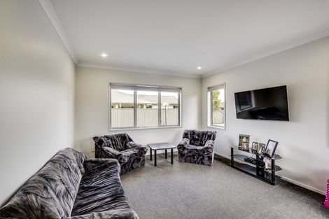 Photo of property in 17 Waitaki Way, Poraiti, Napier, 4112