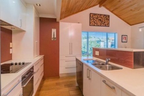 Photo of property in 21 Chieftain Rise, Goodwood Heights, Auckland, 2105