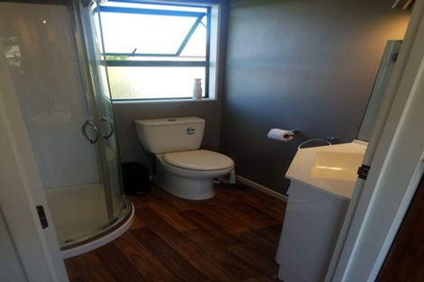 Photo of property in 4a Holiday Road, Stanmore Bay, Whangaparaoa, 0932