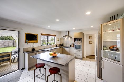 Photo of property in 4 Hetley Crescent, Taradale, Napier, 4112