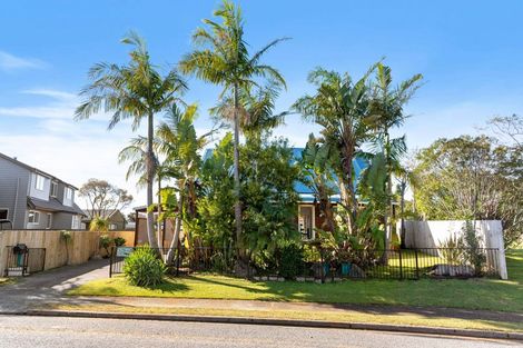 Photo of property in 127 Mckellar Place, Whangamata, 3620