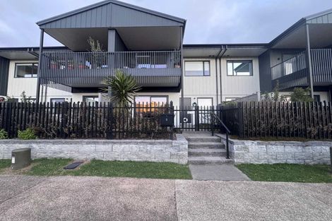 Photo of property in 6 Juniper Drive, Rosehill, Papakura, 2113