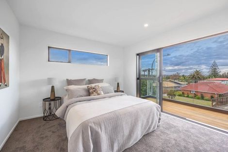Photo of property in 2/28 Vodanovich Road, Te Atatu South, Auckland, 0610