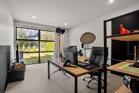 Photo of property in 4 Jackby Court, Jacks Point, Queenstown, 9371