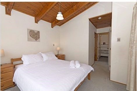 Photo of property in 3 Whiting Grove, West Harbour, Auckland, 0618