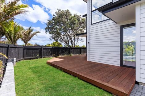 Photo of property in 1a Altair Place, Windsor Park, Auckland, 0632