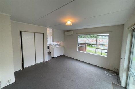 Photo of property in 31 Cumberland Street, Merrilands, New Plymouth, 4312