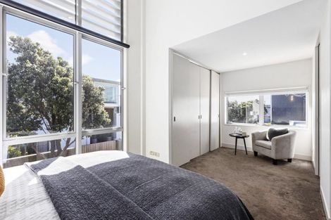 Photo of property in 10 Boardwalk Lane, Seatoun, Wellington, 6022