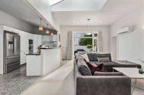 Photo of property in 28 Cleveland Street, Edgeware, Christchurch, 8013