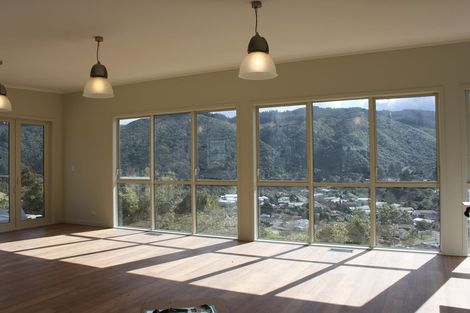 Photo of property in 38b Emerald Hill Drive, Birchville, Upper Hutt, 5018