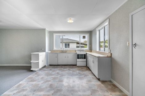 Photo of property in 17 Collingwood Street, Strathern, Invercargill, 9812