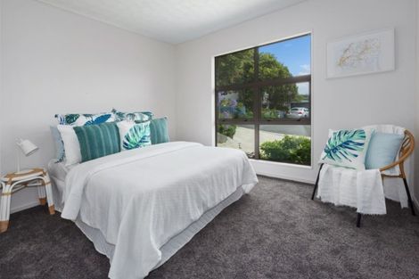 Photo of property in 14 Solway Place, Papakowhai, Porirua, 5024