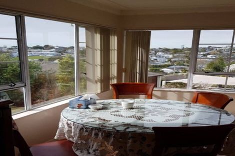 Photo of property in 19 Kennedy Avenue, Forrest Hill, Auckland, 0620