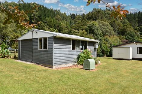 Photo of property in 3 Tombleson Road, Lake Rotoma, Rotorua, 3074