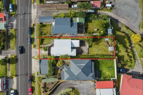 Photo of property in 132 Pioneer Road, Moturoa, New Plymouth, 4310