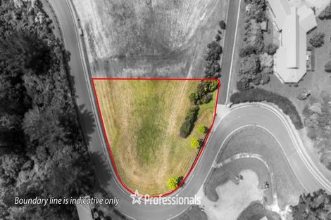 Photo of property in 18 Mount Marua Way, Timberlea, Upper Hutt, 5018