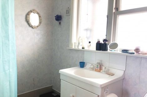 Photo of property in 19 Karaka Crescent, Levin, 5510