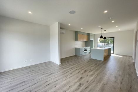 Photo of property in 5/107 Hobsonville Road, West Harbour, Auckland, 0618