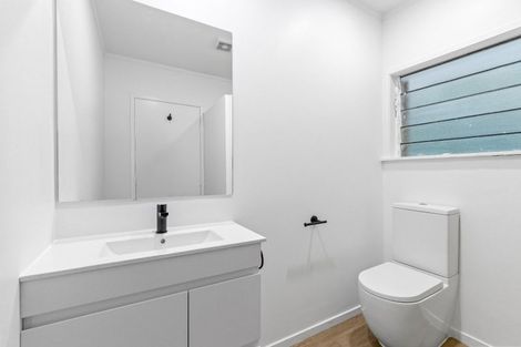 Photo of property in 231 Portage Road, Green Bay, Auckland, 0604
