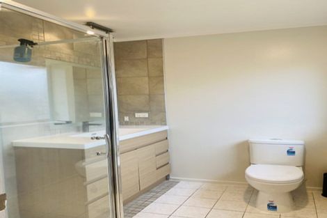 Photo of property in 1/28 Bernie Edwards Place, Botany Downs, Auckland, 2010