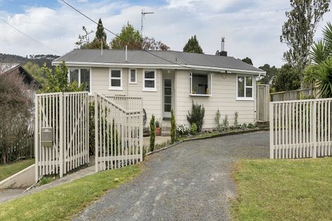 Photo of property in 43 Maude Street, Riverhead, 0820