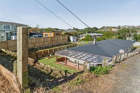 Photo of property in 42 Simons Street, Moturoa, New Plymouth, 4310