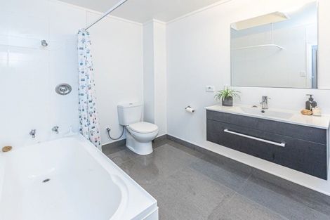 Photo of property in 3 Dickson Crescent, Saint Johns Hill, Whanganui, 4500