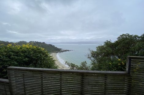 Photo of property in 54 Fortification Road, Karaka Bays, Wellington, 6022