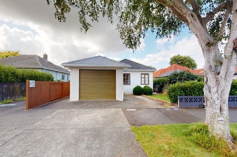 Photo of property in 19 Franklin Avenue, Hokowhitu, Palmerston North, 4410