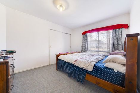 Photo of property in 2/6 Eulogy Place, Randwick Park, Auckland, 2105