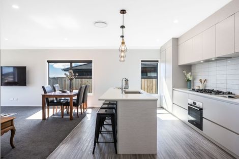 Photo of property in 21 Rotorua Grove, Aotea, Porirua, 5024