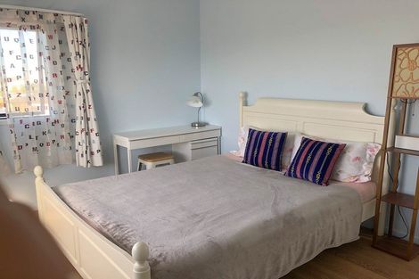 Photo of property in 2/6 Currey Crescent, Milford, Auckland, 0620