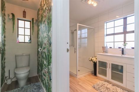 Photo of property in 9 Kauri Street, Inglewood, 4330