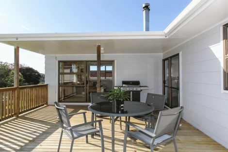 Photo of property in 9 Elgin Grove, Merrilands, New Plymouth, 4312